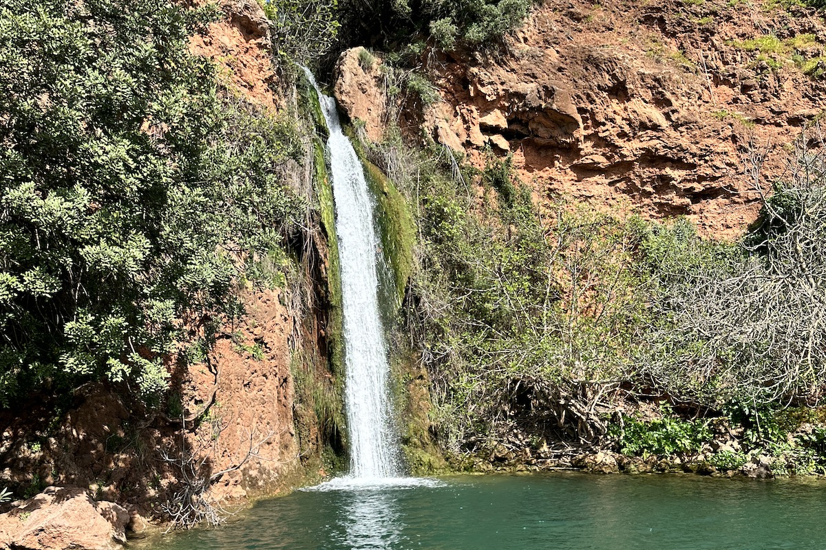 Queda do Vigário waterfall in the Algarve, a hidden gem in the Algarve